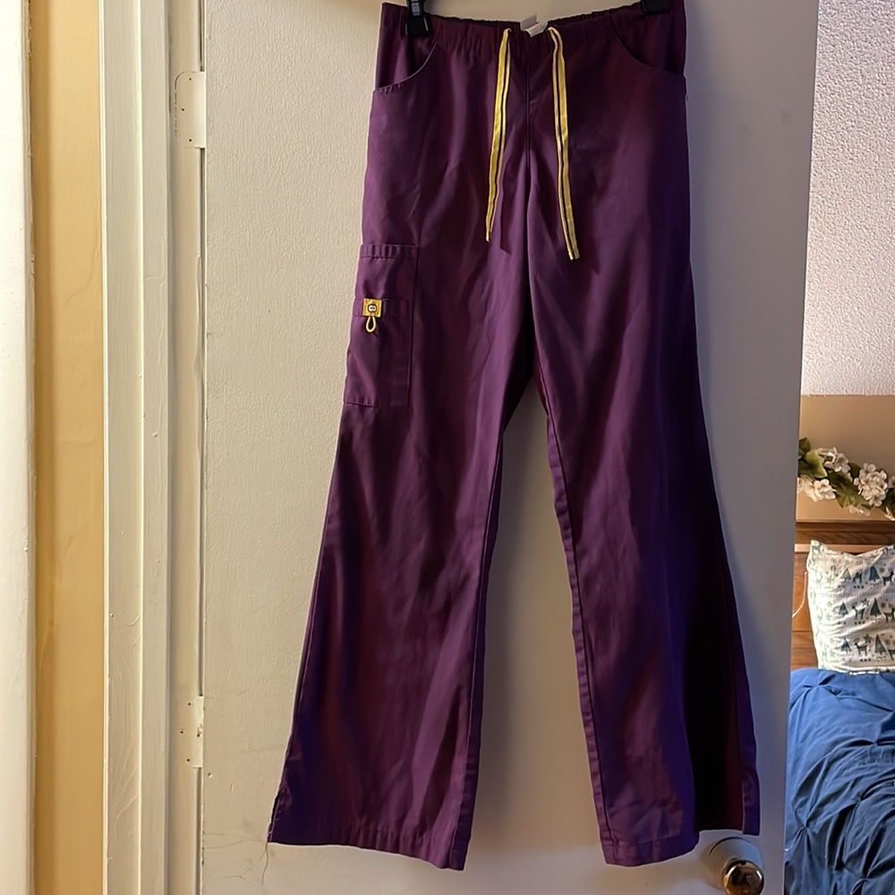 XS Purple Wonder Wink Scrub Pants